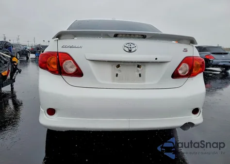 2010 Toyota Corolla Base z USA, uszkodzony, nr VIN 2T1BU4EE7AC401724